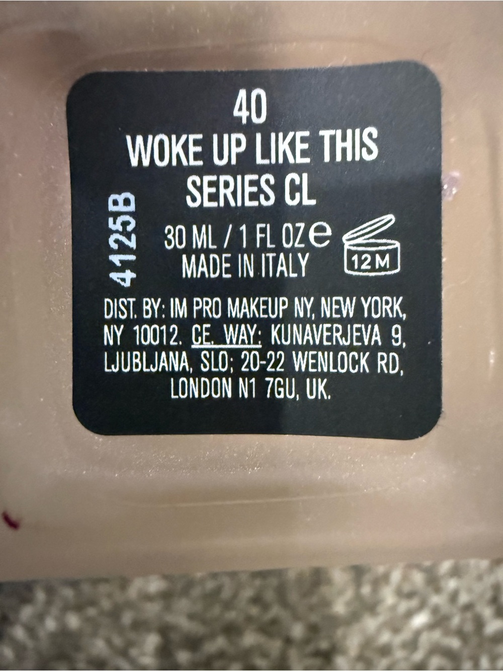 IL MAKIAGE Foundation Bottle — Light Beige Shade with Black Cap - Picture 2 of 3
